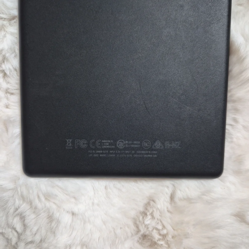 Amazon Kindle Fire HD 8 Tablet Device Black L5S83A Model Wi Fi Travel Streaming
